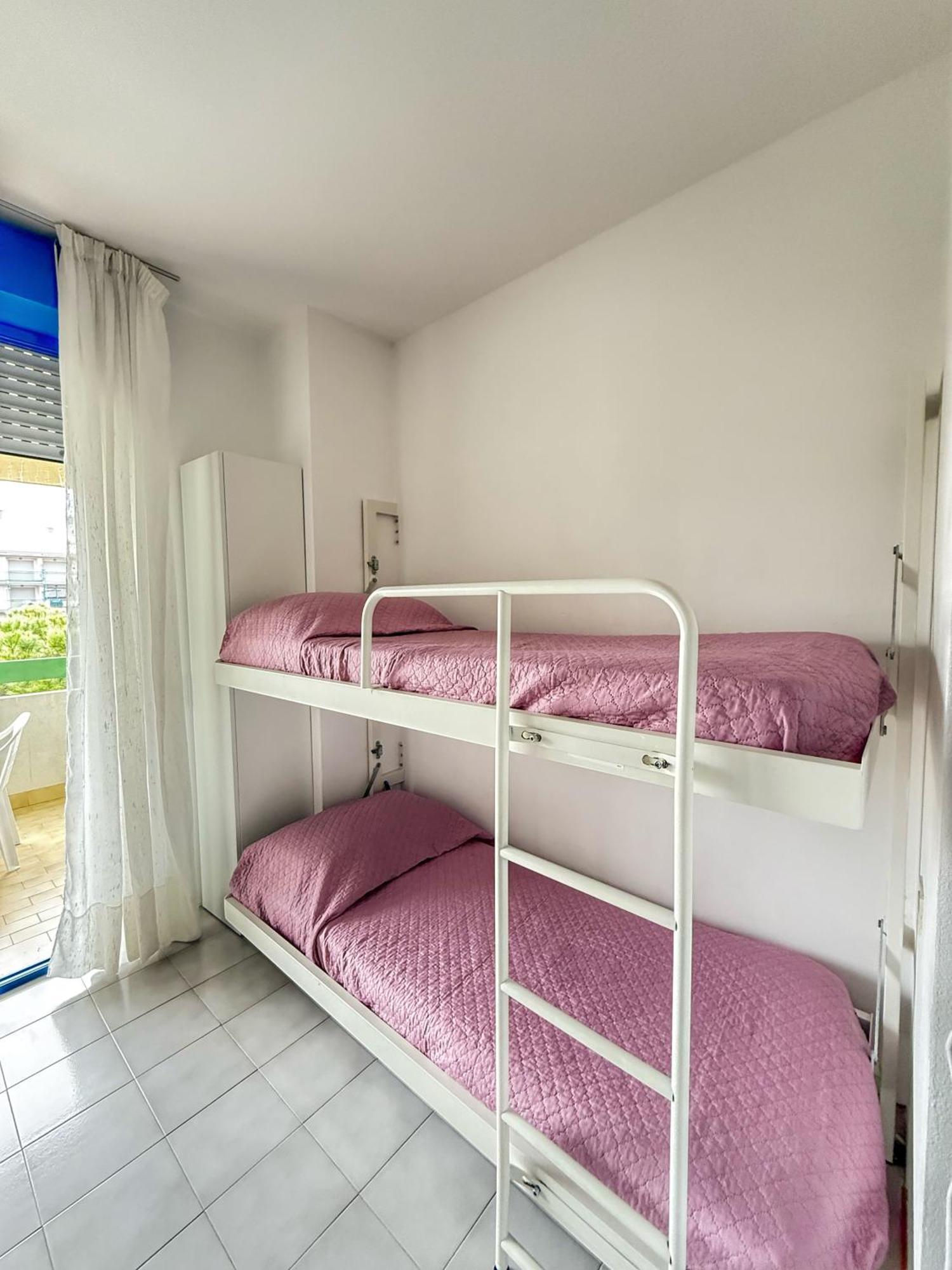 Grazioso Appartamento N 76 A 100Mt Dal Mare Bibione Bagian luar foto
